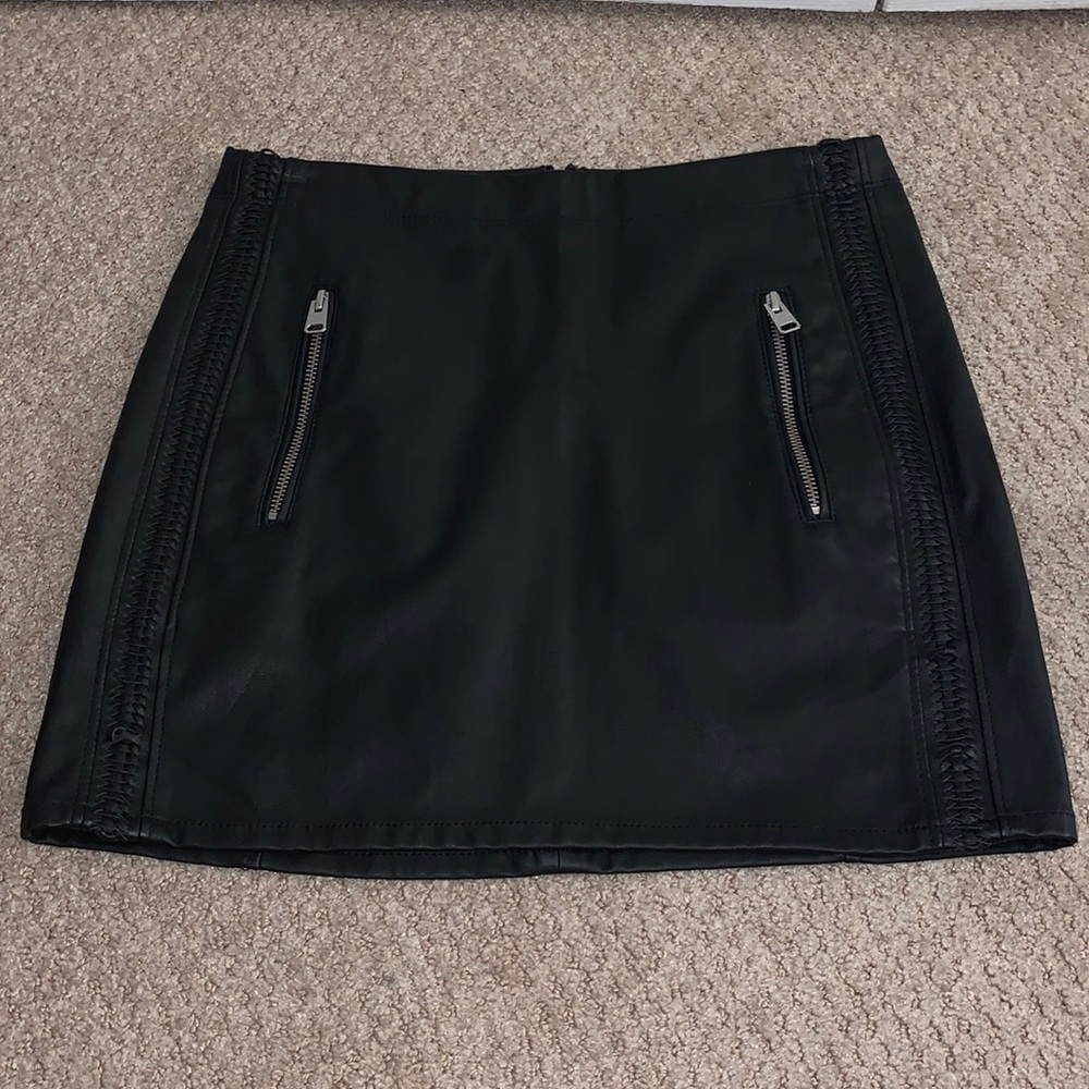 women’s EXPRESS faux leather skirt